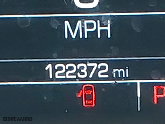 2018 Chevrolet Traverse LT Cloth with VIN 1GNEVGKW5JJ265209, listed as a IAAI auction lot 41700637 with 122,372 mi miles. Bid and sale history available at carsss.com. Image 16.