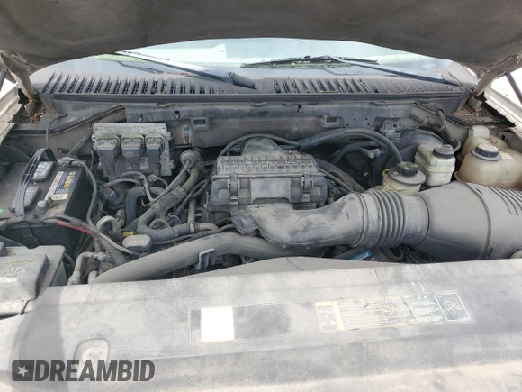 2005 Ford Expedition Special Service with VIN 1FMPU15575LA27789, listed as a Copart auction lot 55074585 with 213,863 mi miles and Salvage title. Bid and sale history available at DreamBid. Image 12.