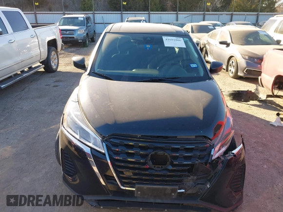 2022 Nissan Kicks S z VIN 3N1CP5BV8NL515288, wystawiony jako IAAI lot #41691806 z przebiegiem 66 626 mil mil oraz . Historia ofert i sprzedaży dostępna na DreamBid. Obrazek 12.