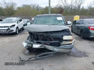 2002 GMC Sierra 1500 SLE z VIN 2GTEC19T121214213, wystawiony jako IAAI lot #41317517 z przebiegiem 209 031 mil mil oraz . Historia ofert i sprzedaży dostępna na DreamBid. Obrazek 12.