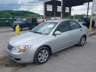2009 Kia Spectra EX z VIN KNAFE222795660684, wystawiony jako IAAI lot #42385088 z przebiegiem 167 307 mil mil oraz . Historia ofert i sprzedaży dostępna na DreamBid. Obrazek 2.