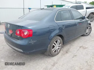 2006 Volkswagen Jetta 2.5L with VIN 3VWSF71KX6M764117, listed as a IAAI auction lot 42624279 with 179,291 mi miles and . Bid and sale history available at DreamBid. Image 4.