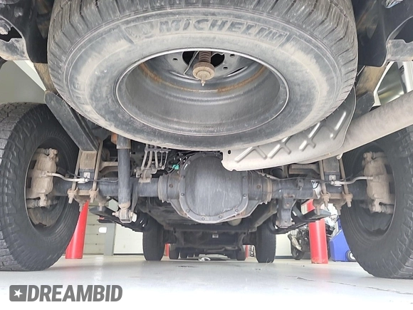 2019 Ford F-250 XL with VIN 1FT7X2B60KED15782, listed as a IAAI auction lot 42840321 with 119,106 mi miles and . Bid and sale history available at DreamBid. Image 32.