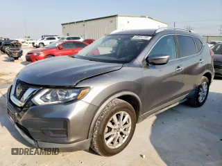 2018 Nissan Rogue SV z VIN KNMAT2MV1JP526692, wystawiony jako Copart lot #53034195 z przebiegiem 86 363 mil mil oraz Czysty tytuł • Clean title. Historia ofert i sprzedaży dostępna na DreamBid. Obrazek 1.