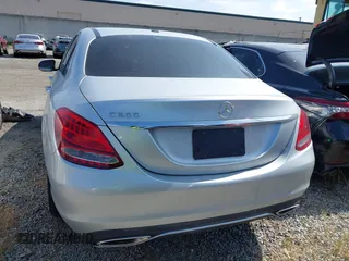 2018 Mercedes-Benz C with VIN 55SWF4JB4JU257082, listed as a IAAI auction lot 41807042 with 90,197 mi miles. Bid and sale history available at carsss.com. Image 17.
