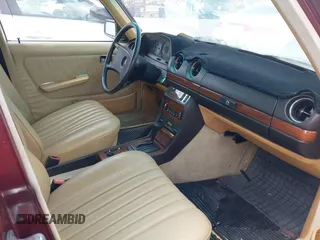 1985 Mercedes-Benz 300 with VIN WDBAB33CXFA233598, listed as a IAAI auction lot 41975316 with 149,707 mi miles and . Bid and sale history available at DreamBid. Image 5.
