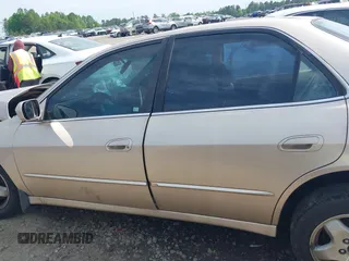 2000 Honda Accord EX with VIN 1HGCG1651YA025062, listed as a IAAI auction lot 42123069 with 221,614 mi miles and . Bid and sale history available at DreamBid. Image 14.