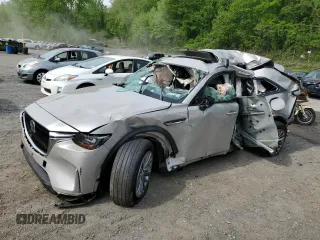 2024 Mazda CX-90 Preferred z VIN JM3KKBHA3R1150954, wystawiony jako Copart lot #56564805 z przebiegiem Nie podano mil oraz Nie do naprawy • Non repairable. Historia ofert i sprzedaży dostępna na DreamBid. Obrazek 1.