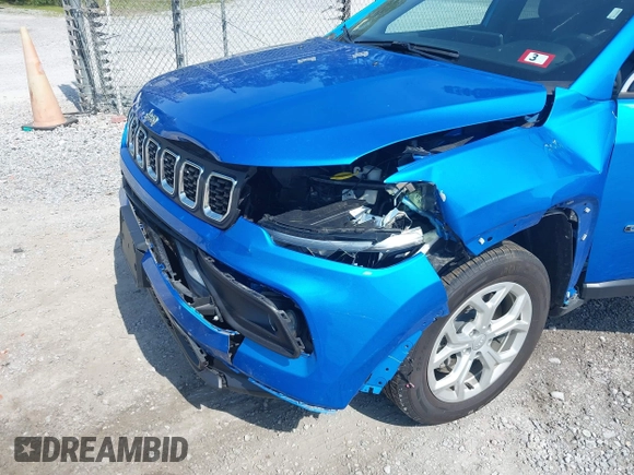 2024 Jeep Compass Latitude with VIN 3C4NJDBN8RT119496, listed as a IAAI auction lot 42608637 with 32,417 mi miles and . Bid and sale history available at DreamBid. Image 6.