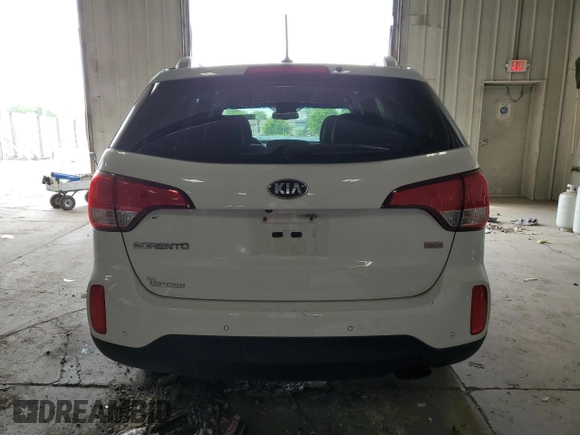 2015 Kia Sorento LX z VIN 5XYKTCA65FG644018, wystawiony jako Copart lot #60134275 z przebiegiem 96 892 mil mil oraz Nie do naprawy • Non repairable. Historia ofert i sprzedaży dostępna na DreamBid. Obrazek 6.