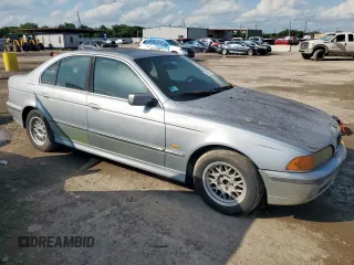 1998 BMW 5 Series 528i z VIN WBADD6323WGT91986, wystawiony jako Copart lot #57990025 z przebiegiem Nie podano mil oraz Czysty tytuł • Clean title. Historia ofert i sprzedaży dostępna na DreamBid. Obrazek 4.