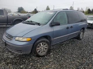 1996 Plymouth Voyager SE z VIN 1P4GP44R0TB239983, wystawiony jako Copart lot #52810515 z przebiegiem 164 158 mil mil oraz Szkoda całkowita • Salvage title. Historia ofert i sprzedaży dostępna na DreamBid. Obrazek 1.