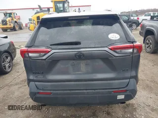 2019 Toyota RAV4 XLE with VIN 2T3W1RFV4KW048145, listed as a IAAI auction lot 41723621 with 180,051 mi miles. Bid and sale history available at carsss.com. Image 16.