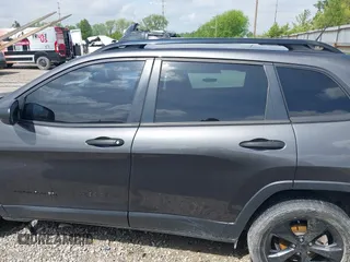2016 Jeep Cherokee Sport with VIN 1C4PJLAB2GW351500, listed as a IAAI auction lot 42210874 with 148,165 mi miles and . Bid and sale history available at DreamBid. Image 15.
