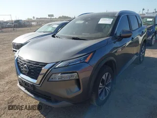 2023 Nissan Rogue SV z VIN 5N1BT3BA8PC674196, wystawiony jako IAAI lot #42009297 z przebiegiem Nie podano mil oraz . Historia ofert i sprzedaży dostępna na DreamBid. Obrazek 6.