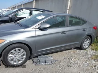 2018 Hyundai Elantra SE z VIN KMHD74LF9JU611364, wystawiony jako IAAI lot #42034415 z przebiegiem 81 450 mil mil oraz . Historia ofert i sprzedaży dostępna na DreamBid. Obrazek 15.