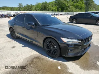 2024 Volvo S60 Plus Black Edition z VIN 7JRL12TH7RG320333, wystawiony jako Copart lot #52140405 z przebiegiem 7 947 mil mil oraz Szkoda całkowita • Salvage title. Historia ofert i sprzedaży dostępna na DreamBid. Obrazek 4.