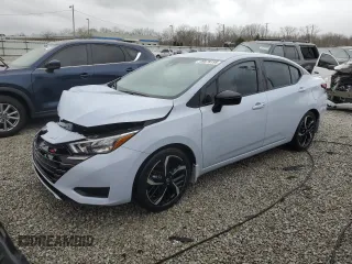 2024 Nissan Versa SR z VIN 3N1CN8FVXRL821142, wystawiony jako Copart lot #49579195 z przebiegiem 24 459 mil mil oraz Szkoda całkowita • Salvage title. Historia ofert i sprzedaży dostępna na DreamBid. Obrazek 1.