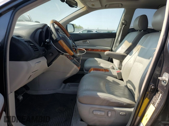 2005 Lexus RX 330 z VIN 2T2HA31U75C070140, wystawiony jako Copart lot #62336355 z przebiegiem 176 357 mil mil oraz Czysty tytuł • Clean title. Historia ofert i sprzedaży dostępna na DreamBid. Obrazek 7.