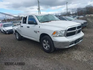 2019 Ram 1500 Express z VIN 1C6RR7FT7KS725455, wystawiony jako IAAI lot #40822242 z przebiegiem 120 799 mil mil oraz . Historia ofert i sprzedaży dostępna na DreamBid. Obrazek 1.