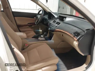 2012 Honda Accord EX z VIN 1HGCP2F78CA026063, wystawiony jako IAAI lot #41647289 z przebiegiem 82 516 mil mil oraz . Historia ofert i sprzedaży dostępna na DreamBid. Obrazek 5.