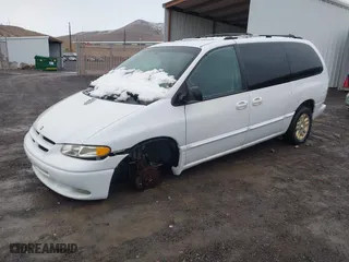 1996 Dodge Caravan LE with VIN 1B4GP54L3TB473795, listed as a IAAI auction lot 41592742 with 1 mi miles. Bid and sale history available at carsss.com. Image 2.