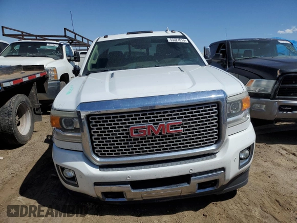 2016 GMC Sierra 3500HD Denali z VIN 1GT42YE80GF287355, wystawiony jako Copart lot #53024615 z przebiegiem 161 733 mil mil oraz Szkoda całkowita • Salvage title. Historia ofert i sprzedaży dostępna na DreamBid. Obrazek 5.
