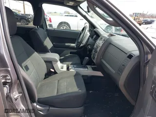 2010 Ford Escape XLT with VIN 1FMCU0D76AKA33885, listed as a IAAI auction lot 41837102 with 140,193 mi miles. Bid and sale history available at carsss.com. Image 5.