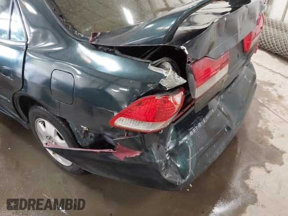 2001 Honda Accord EX с VIN 1HGCG16571A034550, выставлен на аукционе IAAI как лот 42104425 с пробегом 251 018 миль миль и . История ставок и продаж доступна на DreamBid. Изображение 6.