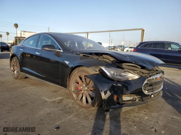 2014 Tesla Model S P85D with VIN 5YJSA1H21EFP62750, listed as a Copart auction lot 87676375 with 67,514 mi miles and Salvage Title. Bid and sale history available at carsss.com. Image 4.