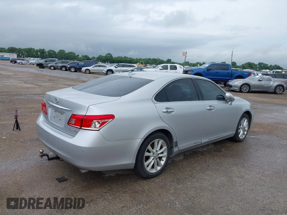 2012 Lexus ES 330 z VIN JTHBK1EG1C2499297, wystawiony jako IAAI lot #42481970 z przebiegiem 175 129 mil mil oraz . Historia ofert i sprzedaży dostępna na DreamBid. Obrazek 4.