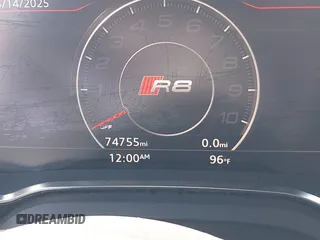 2017 Audi R8 z VIN WUAVACFX0H7903232, wystawiony jako IAAI lot #42247728 z przebiegiem 74 755 mil mil oraz . Historia ofert i sprzedaży dostępna na DreamBid. Obrazek 15.
