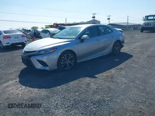 2020 Toyota Camry SE z VIN 4T1M11AK7LU993039, wystawiony jako IAAI lot #41492895 z przebiegiem 32 498 mil mil oraz . Historia ofert i sprzedaży dostępna na DreamBid. Obrazek 18.