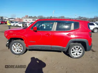 2017 Jeep Renegade Latitude with VIN ZACCJBBB2HPF91832, listed as a IAAI auction lot 41432771 with 32,601 mi miles. Bid and sale history available at carsss.com. Image 14.