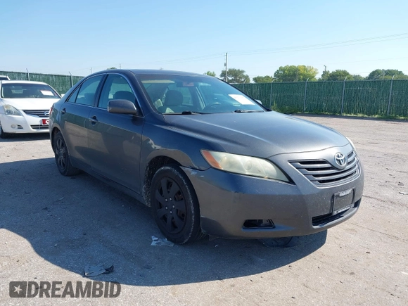 2007 Toyota Camry CE z VIN 4T1BE46K67U135198, wystawiony jako IAAI lot #40270157 z przebiegiem 211 315 mil mil oraz . Historia ofert i sprzedaży dostępna na DreamBid. Obrazek 1.