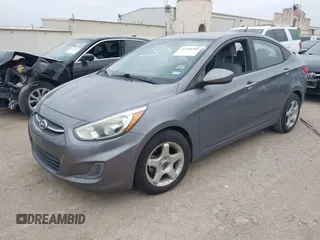 2016 Hyundai Accent SE z VIN KMHCT4AE9GU967632, wystawiony jako IAAI lot #42145390 z przebiegiem 89 350 mil mil oraz . Historia ofert i sprzedaży dostępna na DreamBid. Obrazek 2.