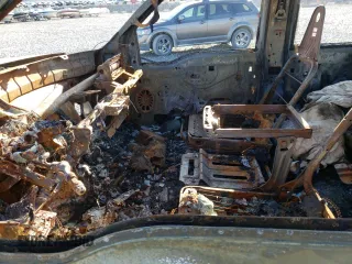 2001 Ford Super Duty F-250 XL with VIN 1FTNW21S01EA60395, listed as a Copart auction lot 84864984 with 0 mi miles and Salvage Title. Bid and sale history available at carsss.com. Image 7.