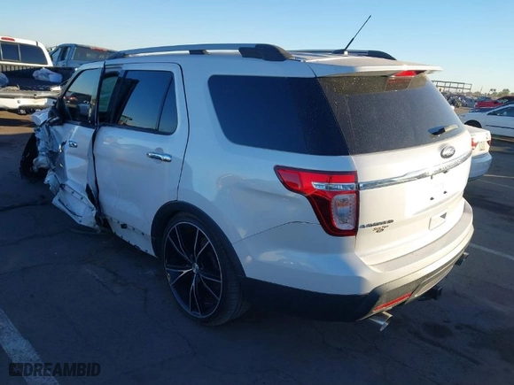 2015 Ford Explorer Limited with VIN 1FM5K7F83FGC25501, listed as a IAAI auction lot 41045180 with 110,230 mi miles. Bid and sale history available at carsss.com. Image 3.