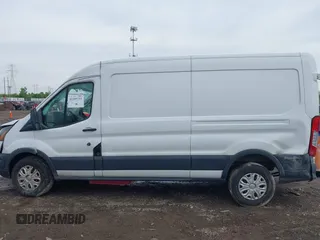2018 Ford Transit z VIN 1FTYR2CM9JKB14054, wystawiony jako IAAI lot #42205733 z przebiegiem 263 605 mil mil oraz . Historia ofert i sprzedaży dostępna na DreamBid. Obrazek 14.