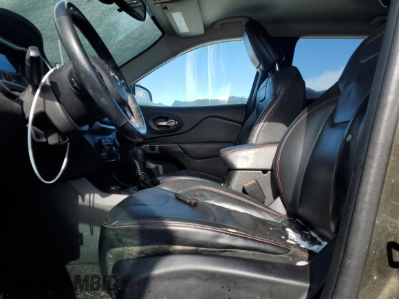 2014 Jeep Cherokee Trailhawk with VIN 1C4PJMBS2EW310818, listed as a Copart auction lot 44581755 with 105,560 mi miles and Non repairable. Bid and sale history available at DreamBid. Image 7.