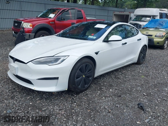 2021 Tesla Model S Plaid z VIN 5YJSA1E62MF452838, wystawiony jako IAAI lot #42726183 z przebiegiem 21 725 mil mil oraz . Historia ofert i sprzedaży dostępna na DreamBid. Obrazek 19.