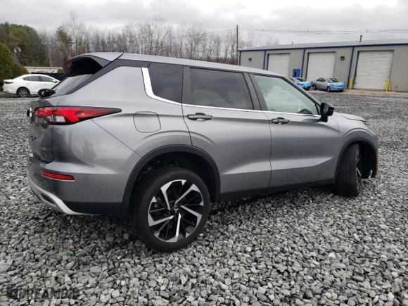 2022 Mitsubishi Outlander SE with VIN JA4J4UA88NZ011426, listed as a Copart auction lot 51263565 with 38,172 mi miles and Salvage Title. Bid and sale history available at carsss.com. Image 3.