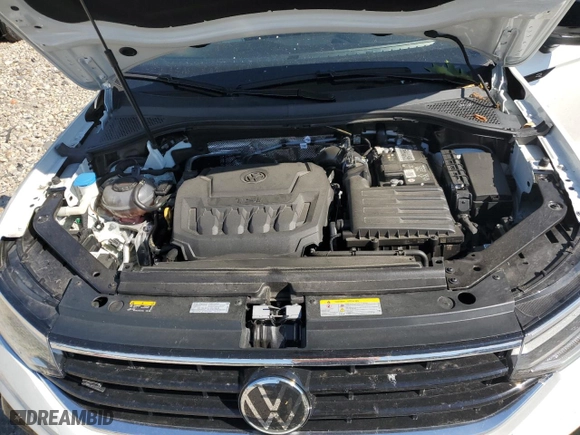 2023 Volkswagen Tiguan SE R-Line Black with VIN 3VV8B7AXXPM134962, listed as a Copart auction lot 70761024 with 17,783 mi miles and Salvage Title. Bid and sale history available at carsss.com. Image 13.