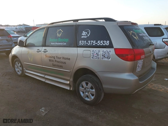 2004 Toyota Sienna CE with VIN 5TDZA23C54S069260, listed as a IAAI auction lot 41744298 with 174,769 mi miles. Bid and sale history available at carsss.com. Image 3.
