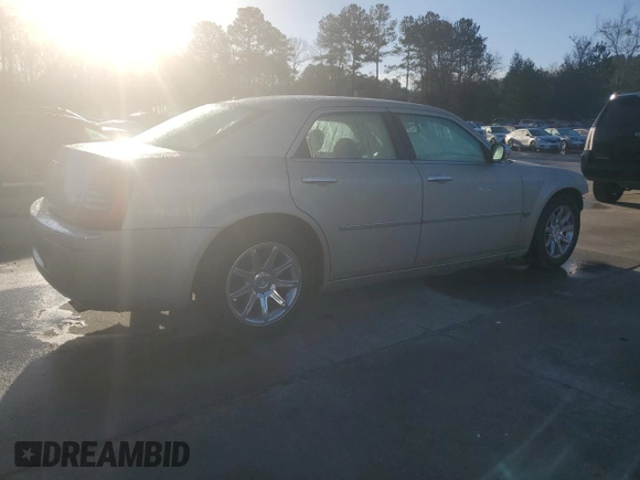 2006 Chrysler 300 C z VIN 2C3LA63H26H408619, wystawiony jako Copart lot #43429815 z przebiegiem 228 355 mil mil oraz Szkoda całkowita • Salvage title. Historia ofert i sprzedaży dostępna na DreamBid. Obrazek 3.