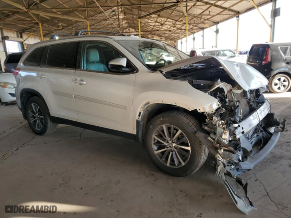 2019 Toyota Highlander SE with VIN 5TDJZRFH8KS723817, listed as a Copart auction lot 50192545 with 69,655 mi miles and Salvage Title. Bid and sale history available at carsss.com. Image 4.