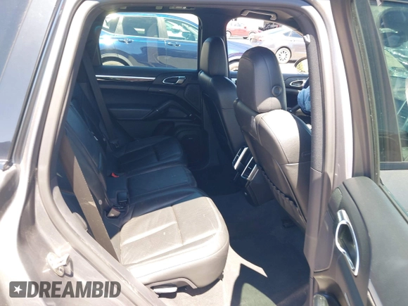 2014 Porsche Cayenne S с VIN WP1AB2A29ELA55755, выставлен на аукционе IAAI как лот 42653023 с пробегом 119 560 миль миль и . История ставок и продаж доступна на DreamBid. Изображение 8.