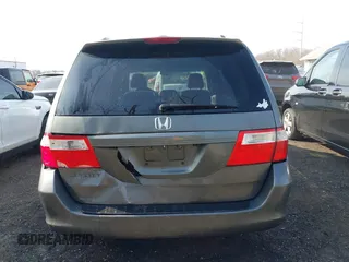 2007 Honda Odyssey EX-L z VIN 5FNRL38717B070328, wystawiony jako IAAI lot #41696829 z przebiegiem 171 229 mil mil oraz . Historia ofert i sprzedaży dostępna na DreamBid. Obrazek 16.