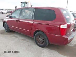 2006 Kia Sedona LX with VIN KNDMB233266022696, listed as a IAAI auction lot 41941355 with 1 mi miles. Bid and sale history available at carsss.com. Image 3.