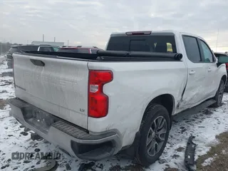 2021 Chevrolet Silverado 1500 LT with VIN 3GCUYDED8MG236653, listed as a IAAI auction lot 41543222 with 59,298 mi miles. Bid and sale history available at carsss.com. Image 4.